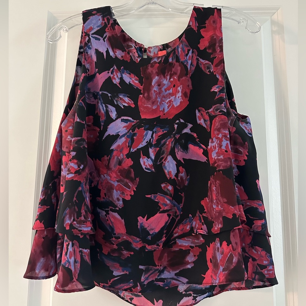Dark floral tank